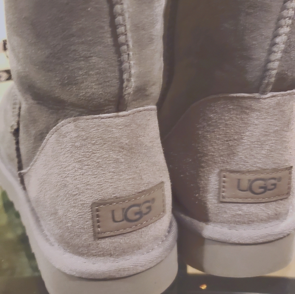 Ugg Class Ii Short Boot Size 10 - image 1
